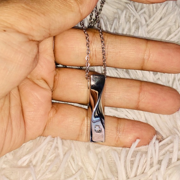 14k White Gold Vermeil Cremation Urn pendant | Urn for Human/Pet Ashes Swarovski - Picture 1 of 8